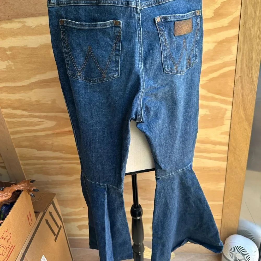 Wrangler Blue Jeans - Picture 4 of 6